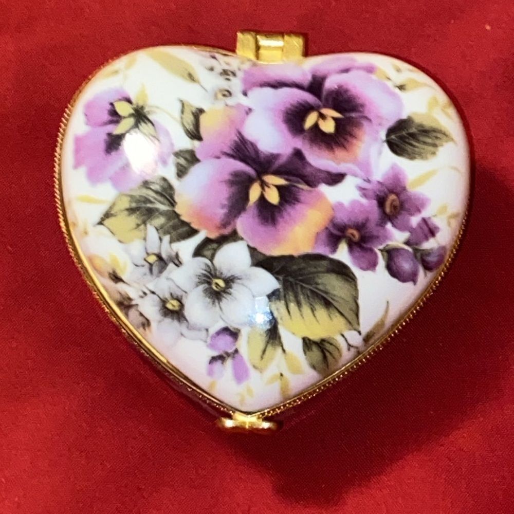VTG Lily Creek Trinket Jewelry Keepsake Box Porcelain Heart Love You More